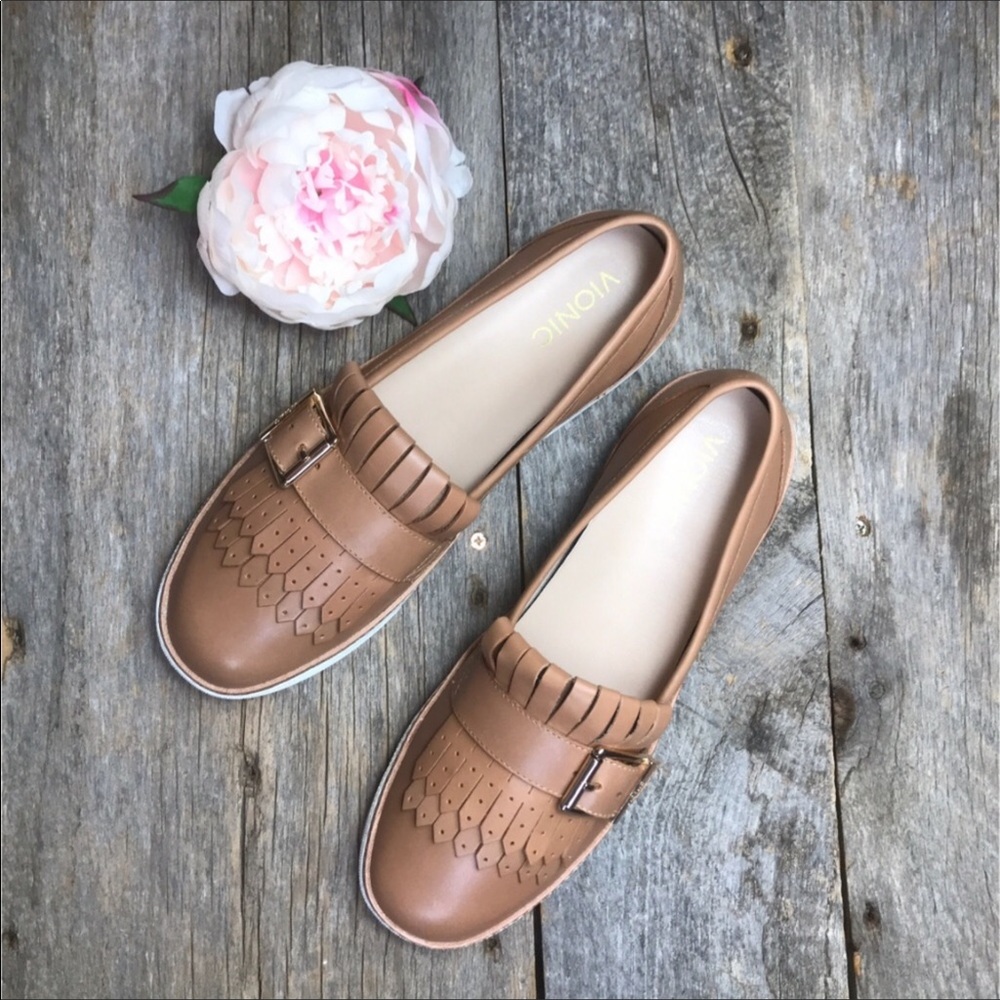 Vionic Cambridge Kiltie Loafer